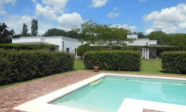EXCELENTE CASA