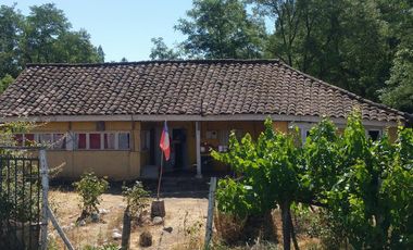 SE VENDE CASA CON TERRENO AMPLIO, EN SEMILLERO, YERBAS BUENAS.