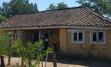 SE VENDE CASA CON TERRENO AMPLIO, EN SEMILLERO, YERBAS BUENAS.