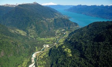 Campo 719 Has Con Laguna Valle Cochamo