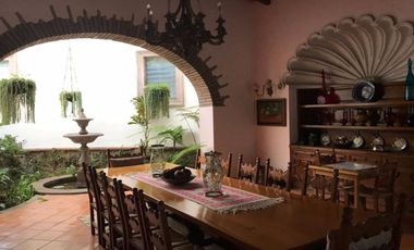 Fina residencia estilo Cuernavaca 1 Nivel