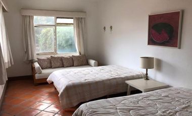 Fina residencia estilo Cuernavaca 1 Nivel