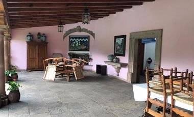 Fina residencia estilo Cuernavaca 1 Nivel