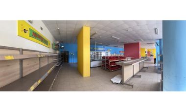 SE ALQUILA LOCAL EN VIA PRINCIPAL 12 DE OCTUBRE