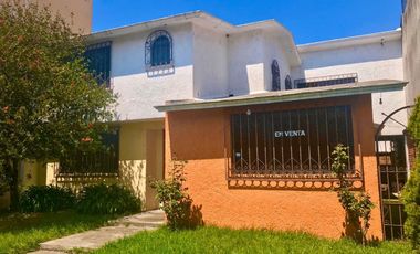 Casa excelentes condiciones en privada, en fraccionamiento Hda .San Jose, Toluca