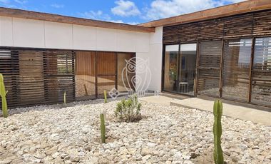 Parcela con casa en venta 3D 2B en Guanaqueros Coquimbo