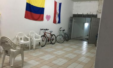 Local con deposito y vivienda