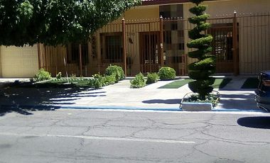 Departamento ejecutivo de una recámara totalmente amueblado y equipado