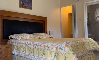 Departamento ejecutivo de una recámara totalmente amueblado y equipado