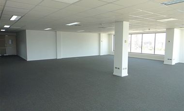 Oficina en Arriendo en Vitacura / Luis Pasteur
