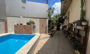 VENTA CASA  CENTENARIO CON PISCINA REMODELADA (JLR)