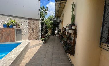 VENTA CASA  CENTENARIO CON PISCINA REMODELADA (JLR)