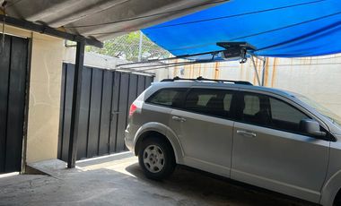 VENTA CASA  CENTENARIO CON PISCINA REMODELADA (JLR)