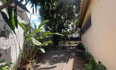 VENTA CASA  CENTENARIO CON PISCINA REMODELADA (JLR)