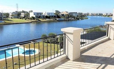 Casa venta 4 Dormitorios a la laguna Los Lagos