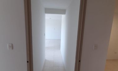 apartamento en arriendo en prados del este. Cod A1011