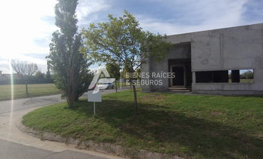 Casa en venta a terminar 3 dormitorios en santa catalina country