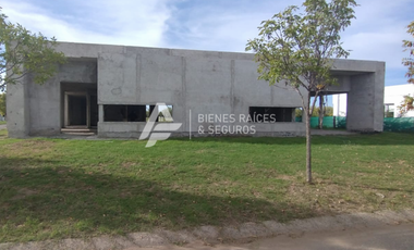 Casa en venta a terminar 3 dormitorios en santa catalina country