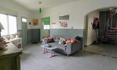 CASA IMPECABLE, COMODA A UNA CUADRA DE AV. GALICIA - SANTA FE