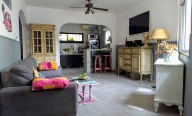 CASA IMPECABLE, COMODA A UNA CUADRA DE AV. GALICIA - SANTA FE