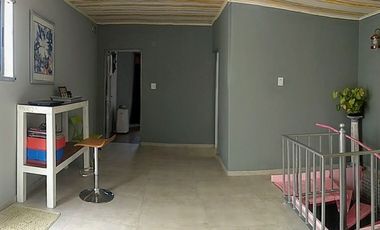 CASA IMPECABLE, COMODA A UNA CUADRA DE AV. GALICIA - SANTA FE