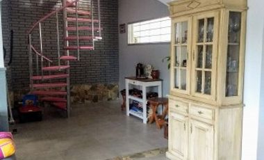 CASA IMPECABLE, COMODA A UNA CUADRA DE AV. GALICIA - SANTA FE