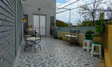 CASA IMPECABLE, COMODA A UNA CUADRA DE AV. GALICIA - SANTA FE