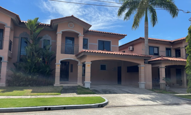 Lote 32D, Edificio P.H Versalles I