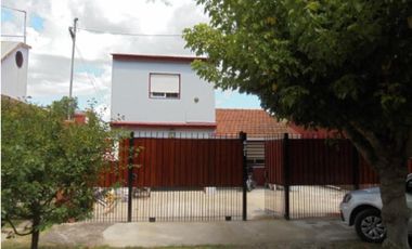 OPORTUNIDAD CHALET 3 AMBIENTES + 2 DEPTOS 2 AMB - ZONA NORTE-CON GAS NATURAL