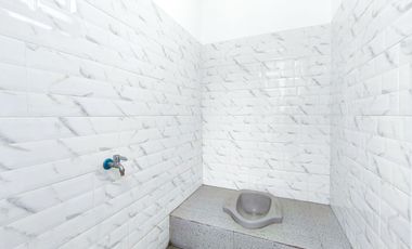 Rumah 3 Lt SHM 10 Mnt ke Siloam Hospitals Kebon Jeruk Siap KPR J-41268