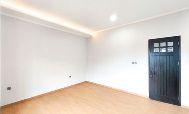 Rumah 3 Lt SHM 10 Mnt ke Siloam Hospitals Kebon Jeruk Siap KPR J-41268