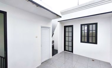 Rumah 3 Lt SHM 10 Mnt ke Siloam Hospitals Kebon Jeruk Siap KPR J-41268