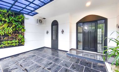 Rumah 3 Lt SHM 10 Mnt ke Siloam Hospitals Kebon Jeruk Siap KPR J-41268