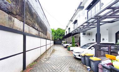 Rumah 3 Lt SHM 10 Mnt ke Siloam Hospitals Kebon Jeruk Siap KPR J-41268