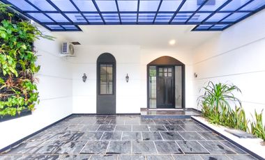 Rumah 3 Lt SHM 10 Mnt ke Siloam Hospitals Kebon Jeruk Siap KPR J-41268