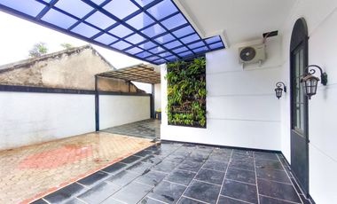 Rumah 3 Lt SHM 10 Mnt ke Siloam Hospitals Kebon Jeruk Siap KPR J-41268