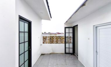 Rumah 3 Lt SHM 10 Mnt ke Siloam Hospitals Kebon Jeruk Siap KPR J-41268