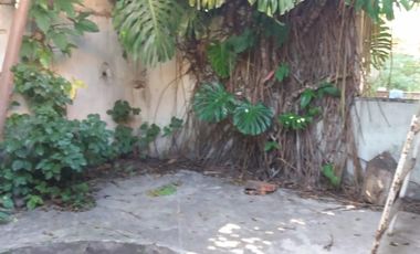 DEOCARE PROPIEDADES VENTA DE CASA DE 5 AMBIENTES CON PATIO GARAGE Y FONDO VILLA MADERO