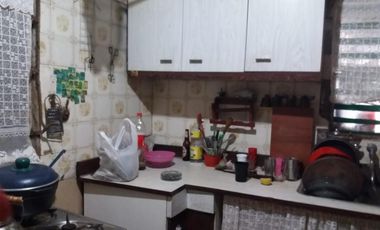 DEOCARE PROPIEDADES VENTA DE CASA DE 5 AMBIENTES CON PATIO GARAGE Y FONDO VILLA MADERO