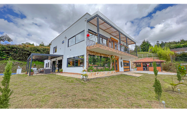 Finca Independiente con Piscina Vía Aeropuerto - Hipódromo