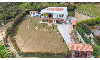 Finca Independiente con Piscina Vía Aeropuerto - Hipódromo