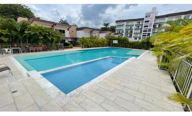 VENDO CASA EN CONJUNTO A PUERTA CERRADA