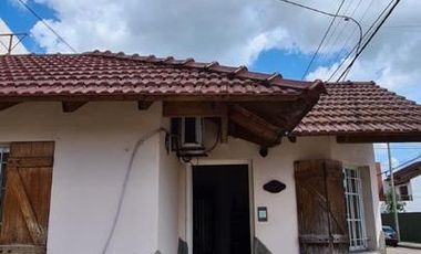 Casa en venta - 3 Dormitorios 2 Baños 1 Cochera - 130Mts2 - Salto