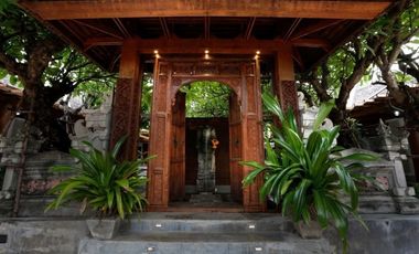 Unique Thai Bali style villa on a land of 1600 Sqm in Bangkok, Thailand