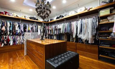 Unique Thai Bali style villa on a land of 1600 Sqm in Bangkok, Thailand