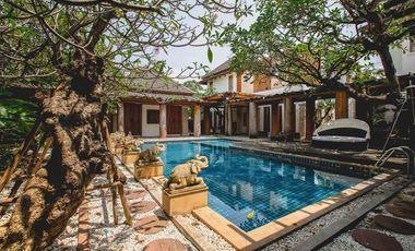 Unique Thai Bali style villa on a land of 1600 Sqm in Bangkok, Thailand