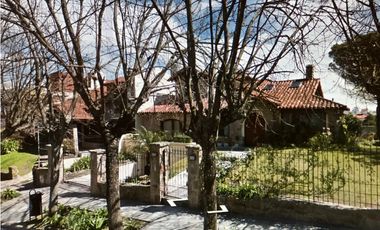 ESPECTACULAR CHALET EN LOMA DE STELLA MARIS