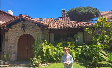 ESPECTACULAR CHALET EN LOMA DE STELLA MARIS