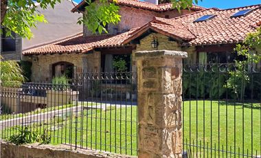 ESPECTACULAR CHALET EN LOMA DE STELLA MARIS