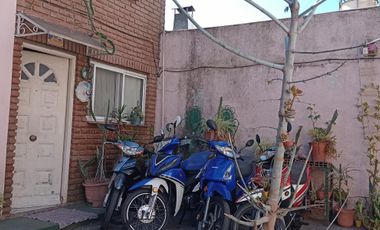 CASA  LOTE PROPIO 4 AMB CON DOBLE COCH  + LOF AL FDO